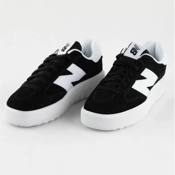 New Balance Women's Black and White Sneakers CT302 sz 7 1/2 - Picture 3 of 5